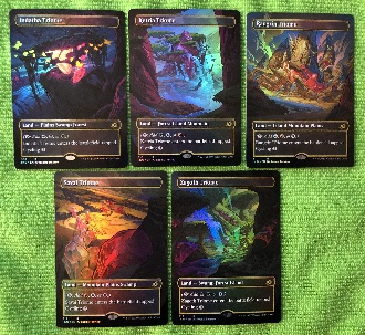 Triome Lands IKO - Alternate Art - Foil (5 carte totali) Ikoria- Lair of Behemoths Alternate Art